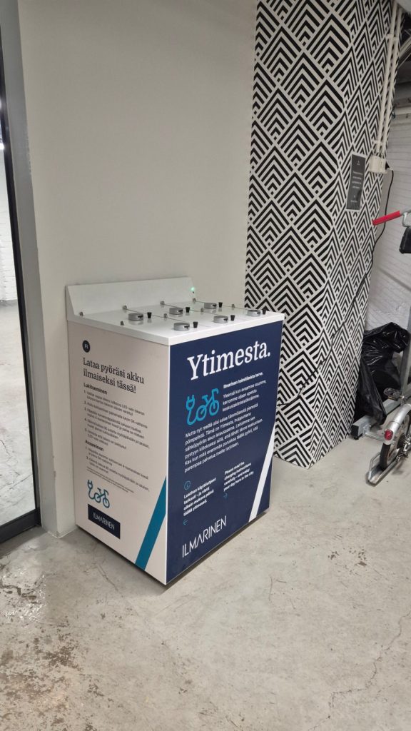 Vault 6X -latauskaappi Ilmarisen kiinteistön pyörävarastossa
